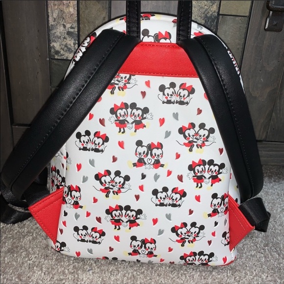 Mickey & Minnie In Love Valentines LF - Picture 3 of 7